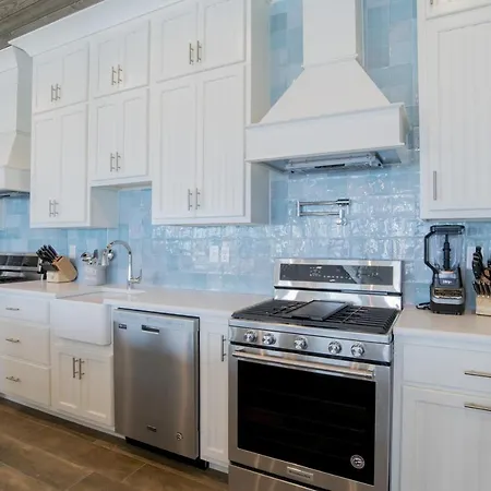 "The Pearl" Gulf Front Wprvt Heated Pool, 12 Bdrm 125Bath "Alvacationrentals"-2